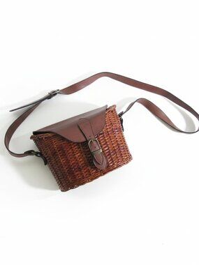Vintage Brown Wicker Picnic Shoulder Bag Woven Bottle Carrier with Brass Buckle